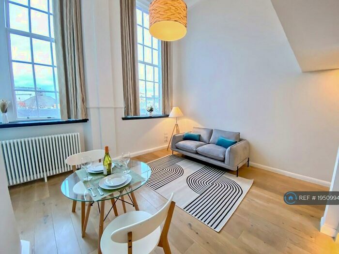 Studio To Rent In Mcdonald Road, Edinburgh, EH7