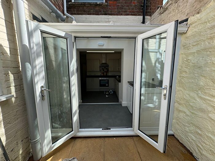 1 Bedroom Flat To Rent In Victoria Street, Taunton, TA1