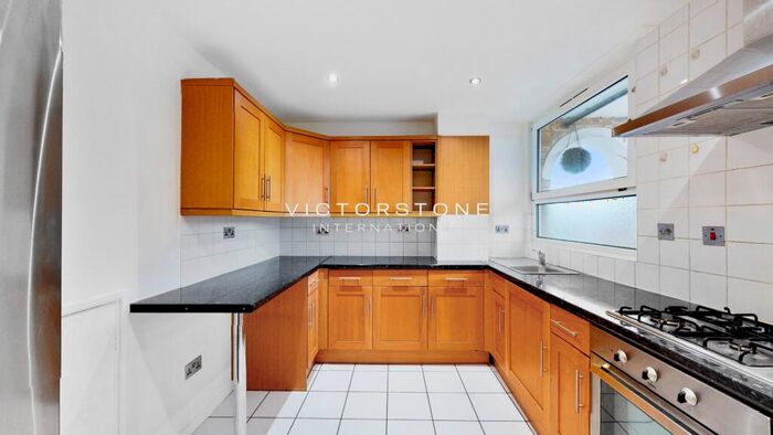 2 Bedroom Apartment To Rent In Kingsgate Estate, Tottenham Road, Dalston, London, N1
