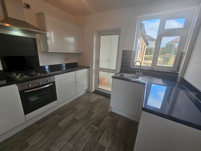 3 Bedroom House To Rent In Saunderson Road, Leicester, LE4