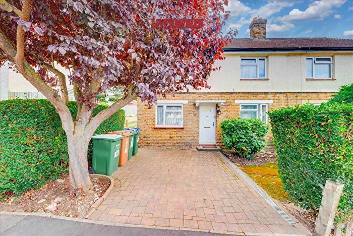 3 Bedroom Semi Detached House For Sale In Valley Road, Crayford, Dartford, DA1