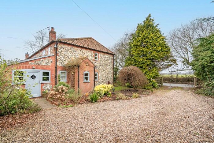 3 Bedroom Semi Detached House For Sale In Buxton Road, Eastgate, Cawston, NR10