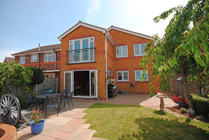 4 Bedroom Detached House For Sale In Fair Holme View, Armthorpe, Doncaster, DN3