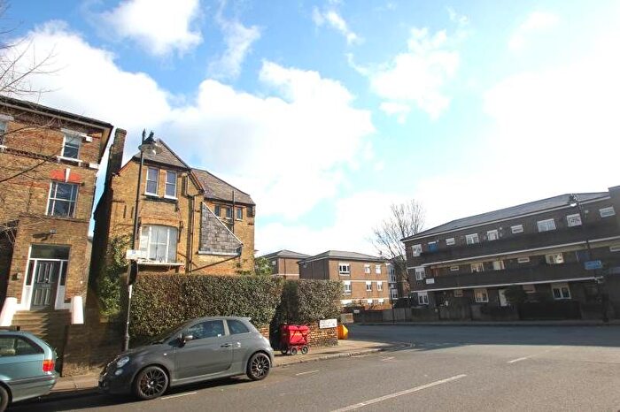 2 Bedroom Flat To Rent In Middleton Grove, Islington, N7