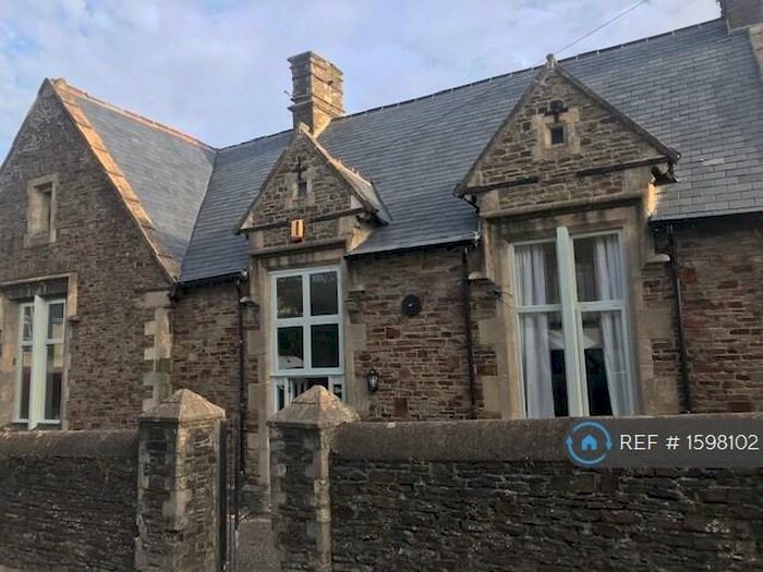 1 Bedroom Flat To Rent In Honestone Street, Bideford, EX39