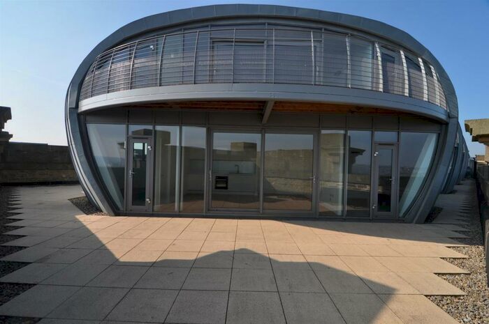 2 Bedroom Flat To Rent In Lilycroft Road, Bradford, BD9