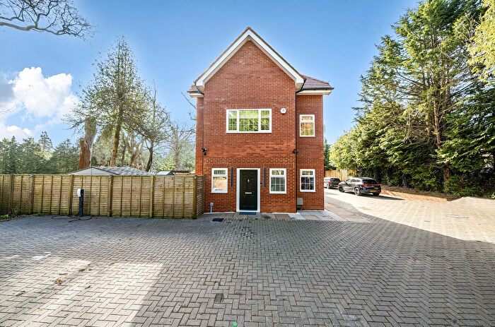 3 Bedroom Detached House For Sale In Pinecoat Drive, Kenley, CR8