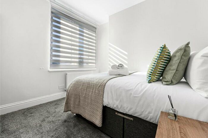 1 Bedroom Serviced Apartments To Rent In Old Kent Road, London, SE15