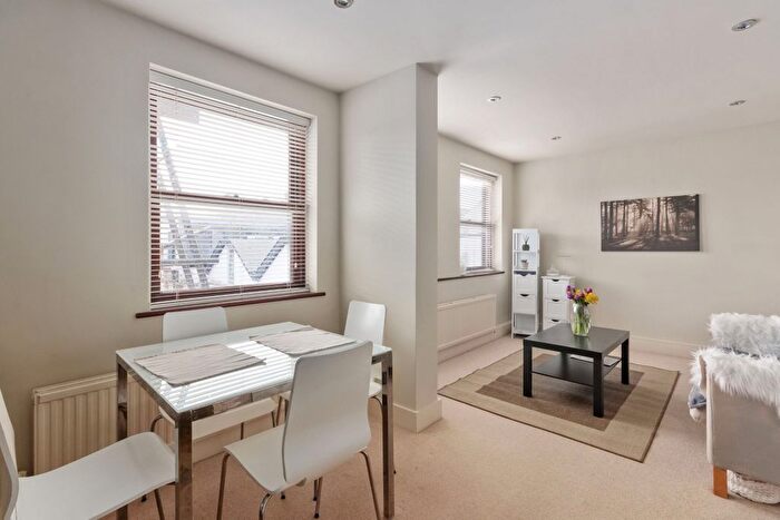 1 Bedroom Flat To Rent In Cowper Road, London, SW19