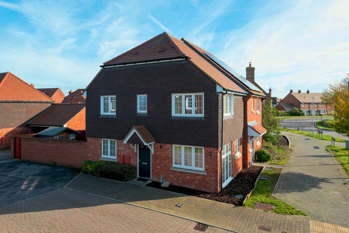 2 Bedroom Semi-Detached House To Rent In Cormorant Place, Ashford, TN25