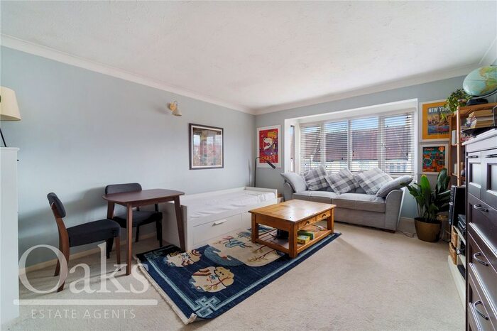 2 Bedroom Flat To Rent In Milford Mews, London, SW16