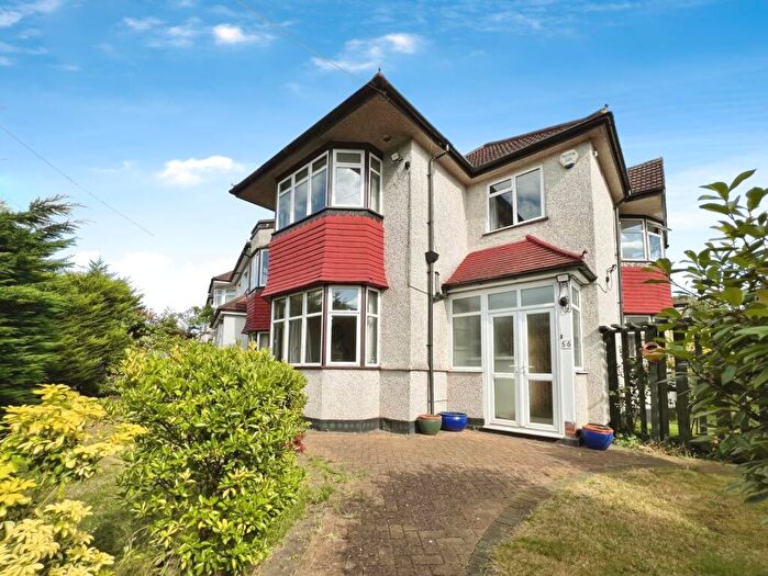 5 Bedroom Detached House For Sale In Selvage Lane, London, NW7