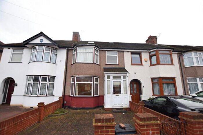 4 Bedroom Terraced House To Rent In Hickman Road, Romford, RM6