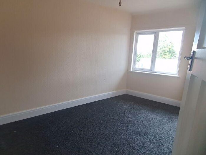 2 Bedroom Flat To Rent In A Bleakhouse Road, Oldbury, B68
