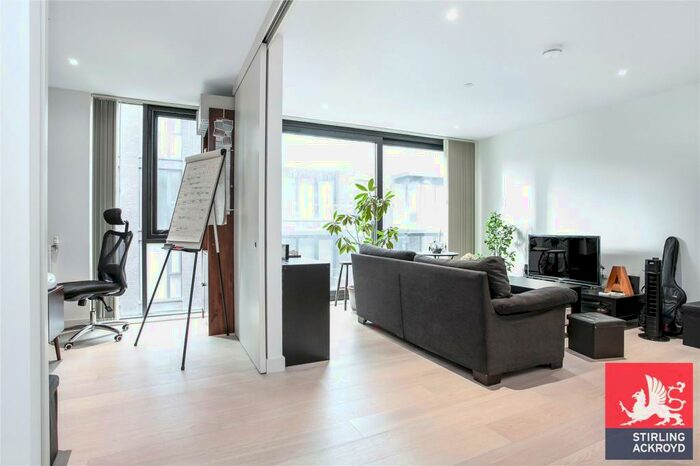 2 Bedroom Apartment To Rent In Summerston House, Starboard Way, Royal Wharf, London, E16