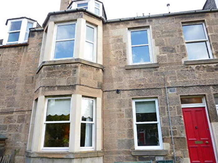 3 Bedroom Flat To Rent In Myrtle Terrace, Edinburgh, EH11