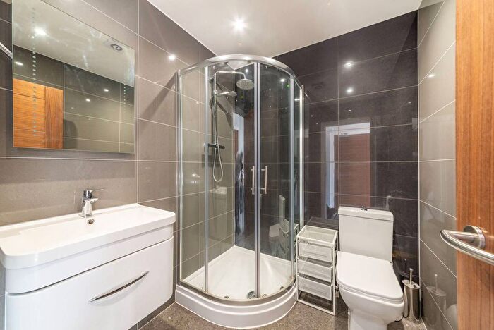 1 Bedroom Flat To Rent In Camden High Street, Camden Town, London, NW1