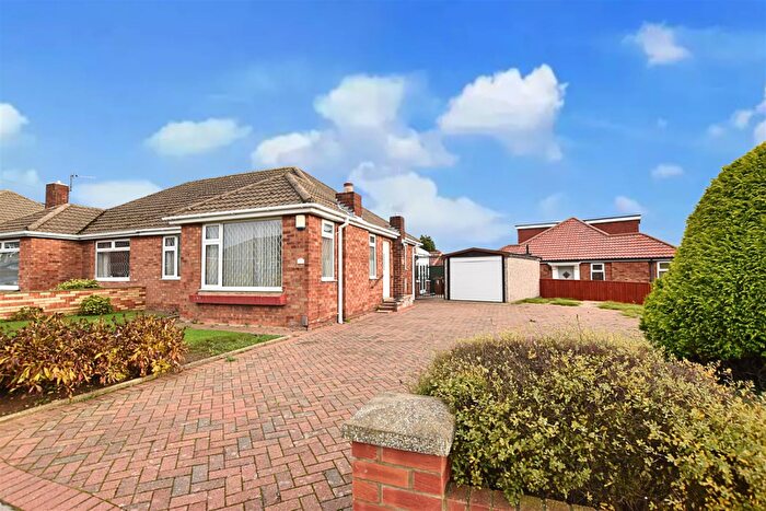 2 Bedroom Semi-Detached Bungalow For Sale In Philip Avenue, Cleethorpes, DN35