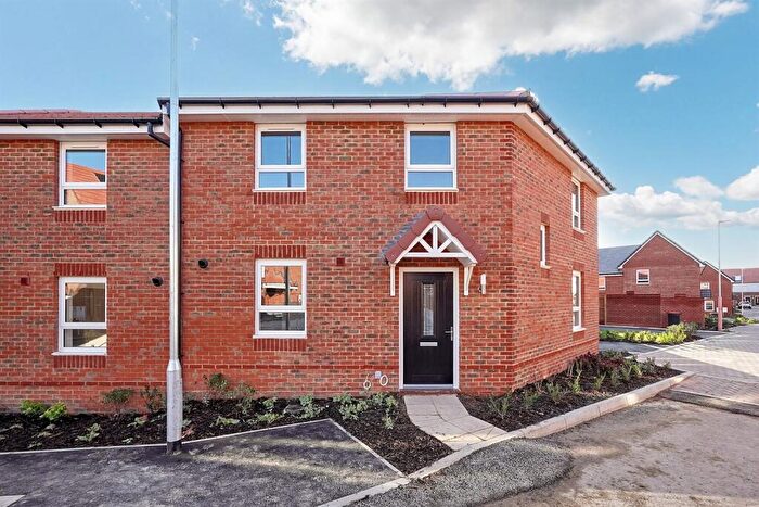 3 Bedroom Semi-Detached House To Rent In Bedroom Semi Detached House In Madeleine Road, Sturry, CT2