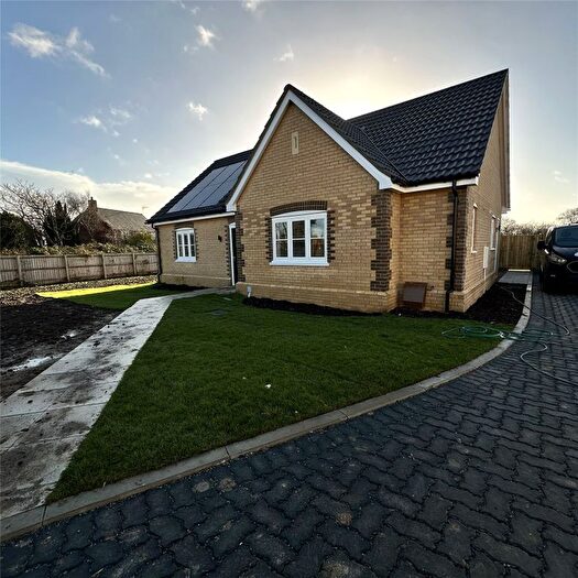 3 Bedroom Bungalow For Sale In London Road, Beccles, Suffolk, NR34