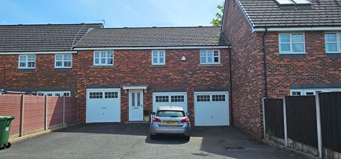 2 Bedroom Property To Rent In Chapelside Close, Aspull, Wigan, WN2