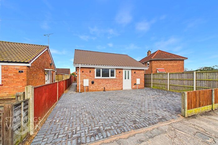1 Bedroom Detached Bungalow For Sale In Green Park Road, Horsford, Norwich, NR10