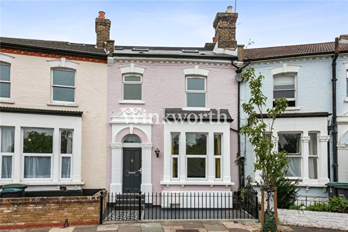 6 Bedroom Terraced House For Sale In St Albans Crescent, London, N22