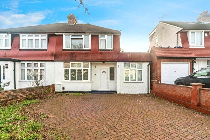 4 Bedroom Semi Detached House For Sale In Cedarcroft Road, Chessington, KT9