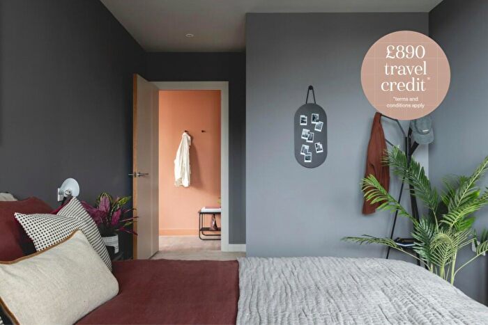 2 Bedroom Apartment To Rent In Ellen Street, Hove, East Sussex, BN3