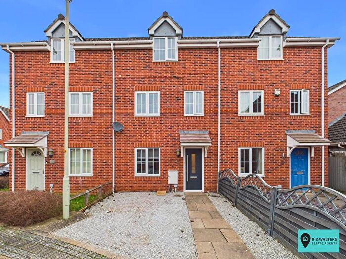 4 Bedroom Town House For Sale In Mildenhall Way Kingsway, Gloucester, GL2