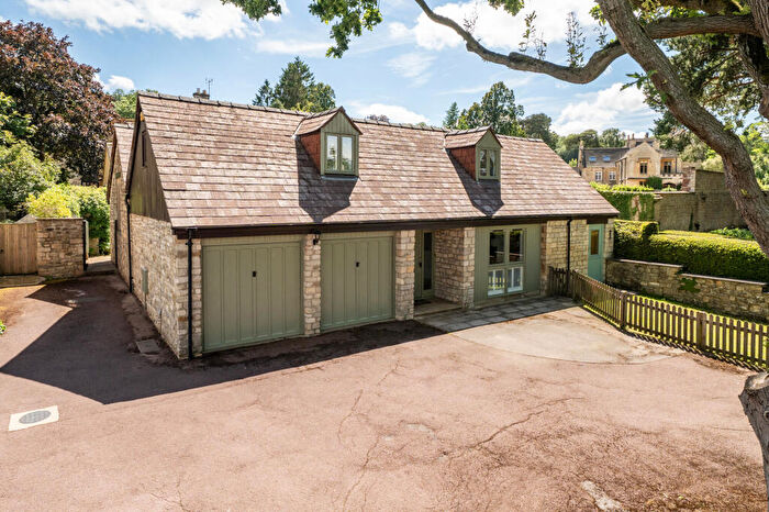 4 Bedroom Detached House For Sale In Ashmead, Cam, GL11