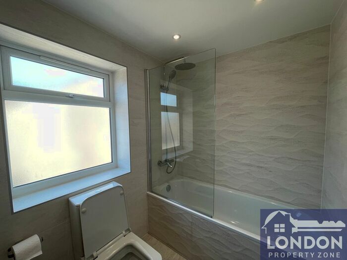 2 Bedroom Flat To Rent In Kidderminster Road, Croydon, CR0