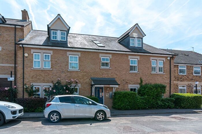 2 Bedroom Flat To Rent In Grove Street, Oxford, Oxfordshire, OX2