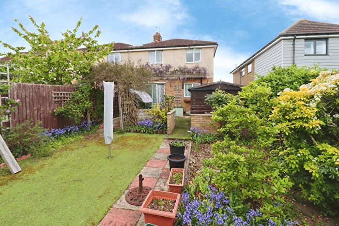 4 Bedroom Semi-Detached House For Sale In Chelmer Road, Chelmsford, CM2