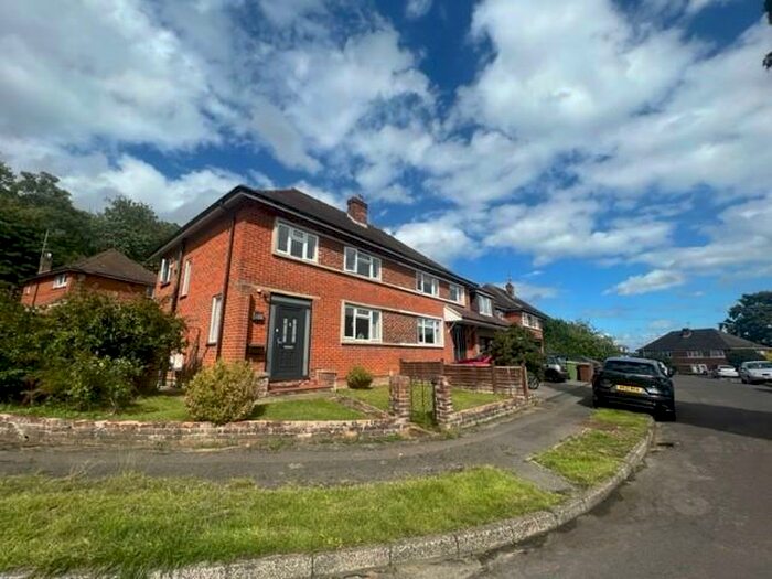 3 Bedroom End Of Terrace House To Rent In Blackwater, GU17