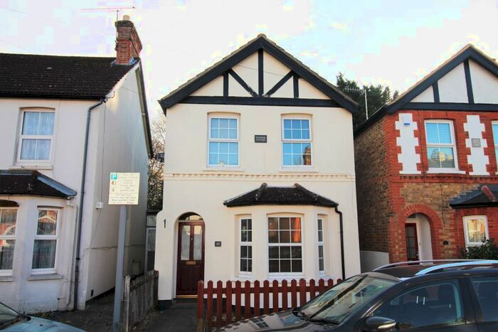 3 Bedroom Terraced House To Rent In Woking, GU21