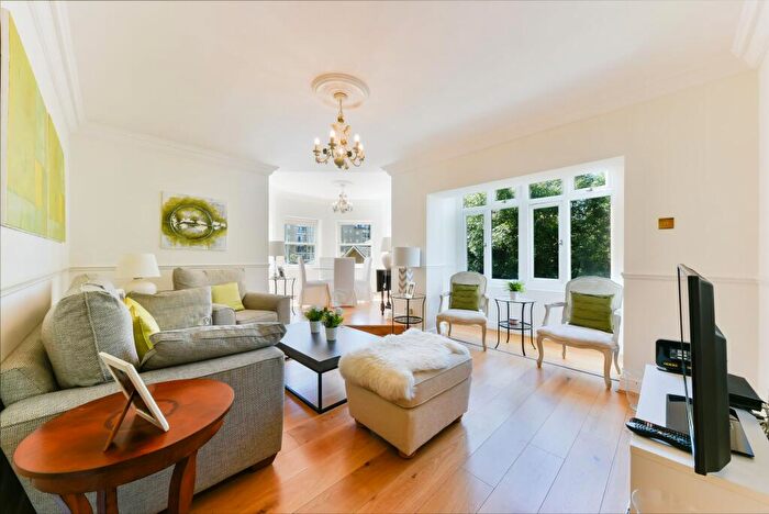 2 Bedroom Flat For Sale In Trinity Church Road, Caldwell House, SW13