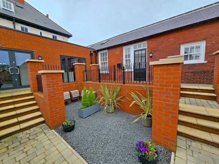 2 Bedroom Apartment To Rent In Gideon Walk, Jameson Manor, NE20