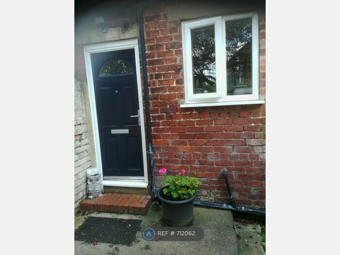 1 Bedroom Flat To Rent In Cromwell Road, Scarborough, YO11