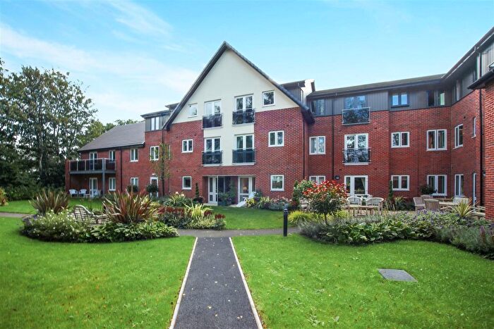 2 Bedroom Flat For Sale In Bradburns Lane, Hartford, Northwich, CW8