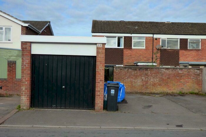 3 Bedroom End Of Terrace House To Rent In Dovedale, Thornbury, Bristol, BS35