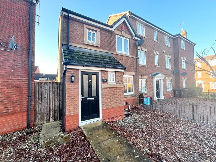 3 Bedroom End Of Terrace House To Rent In The Boulevard, Swindon, SN25