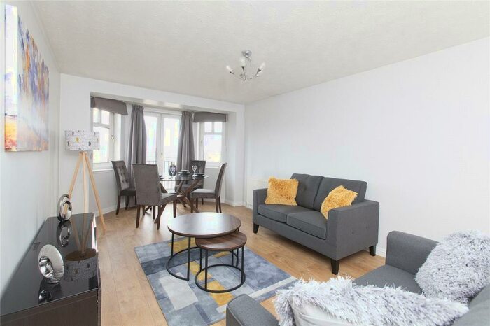 2 Bedroom Flat To Rent In Sinclair Close, Gorgie, Edinburgh, EH11