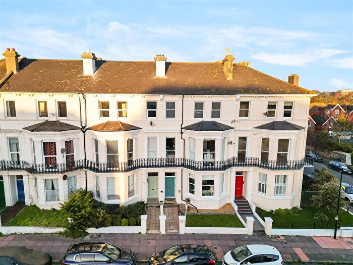3 Bedroom Flat For Sale In Upperton Gardens, Eastbourne, BN21