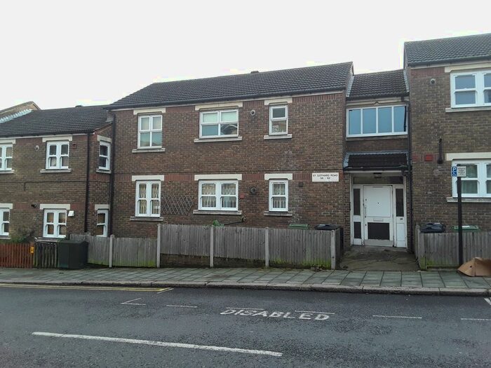 1 Bedroom Flat To Rent In St. Gothards Road, West Norwood, SE27