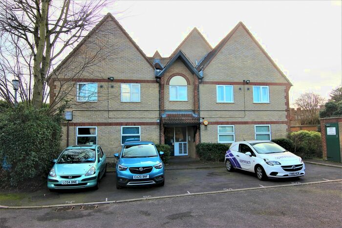 1 Bedroom Flat To Rent In Hyde Court, Parkside, Waltham Cross, Hertfordshire, EN8