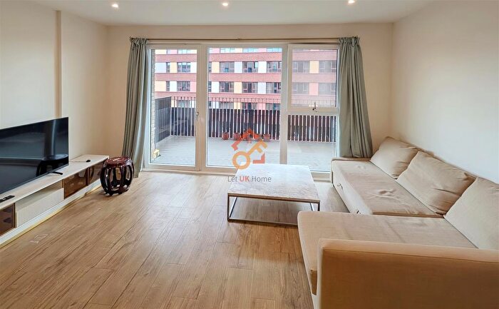2 Bedroom Flat To Rent In Rosebay House, Frank Searle Passage, London, E17