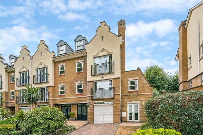 4 Bedroom End Of Terrace House To Rent In Barker Close, Kew, Surrey, TW9