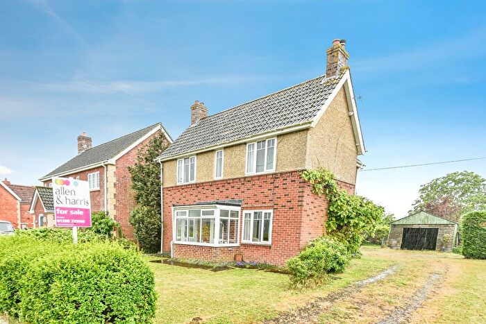 2 Bedroom Detached House For Sale In St. Ediths Marsh, Bromham, Chippenham, SN15