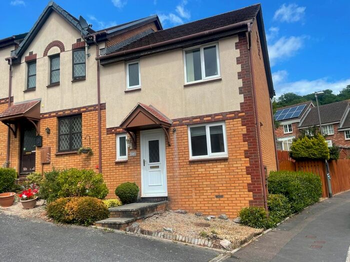 3 Bedroom End Of Terrace House To Rent In Osprey Drive, Torquay, TQ2